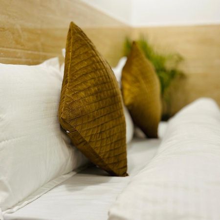 Hotel Relax In - Noida Sector 18 Kültér fotó