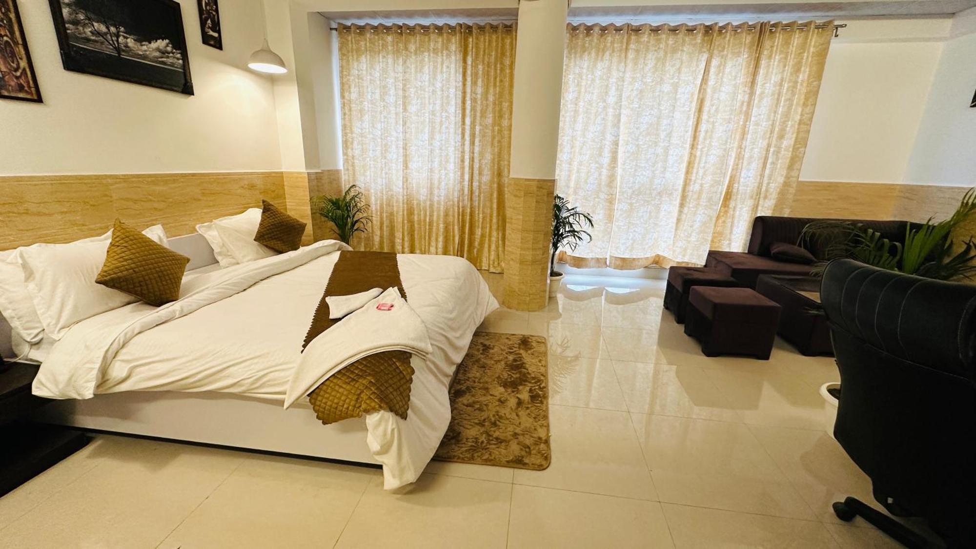 Hotel Relax In - Noida Sector 18 Kültér fotó