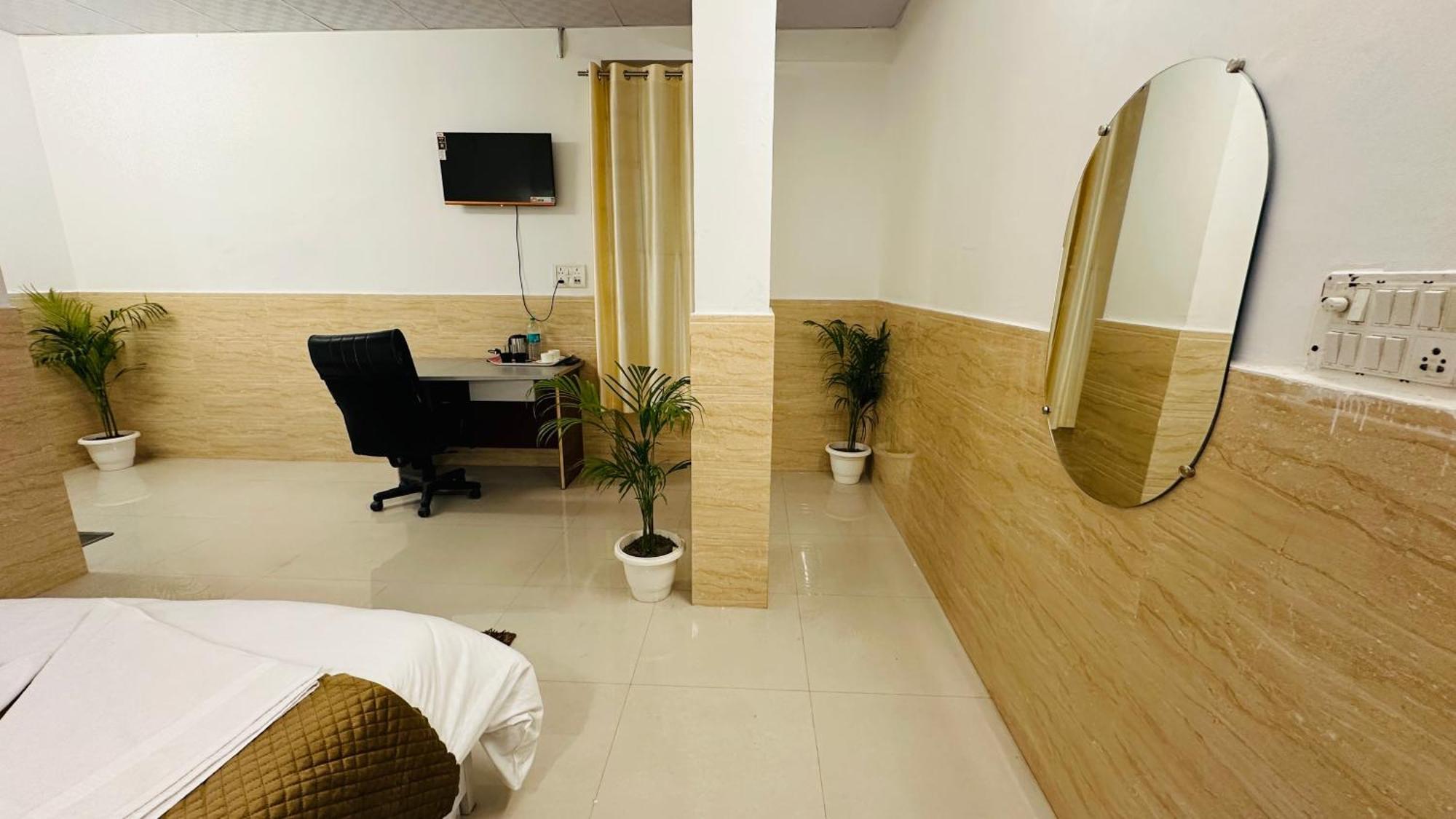 Hotel Relax In - Noida Sector 18 Kültér fotó