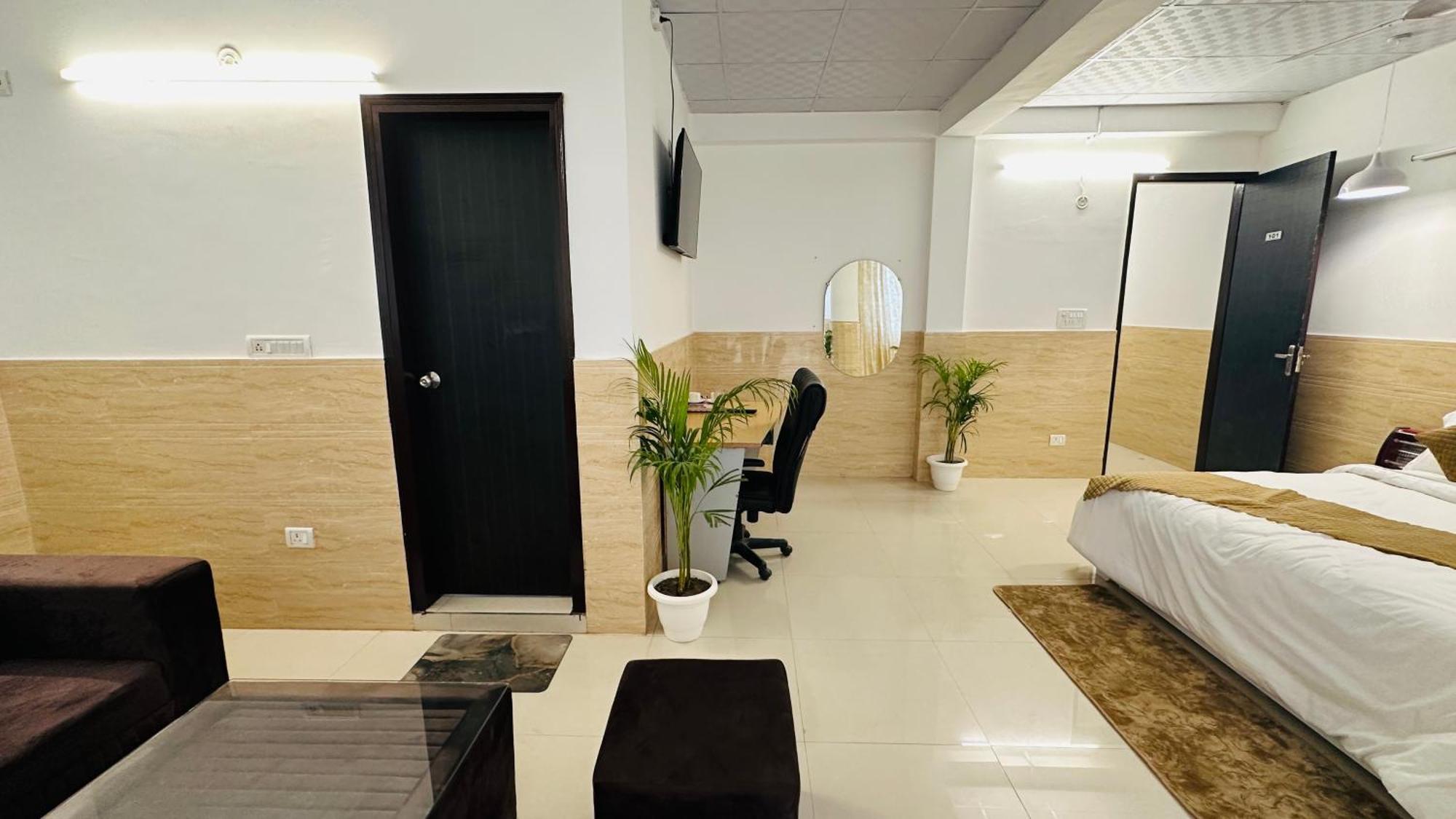 Hotel Relax In - Noida Sector 18 Kültér fotó