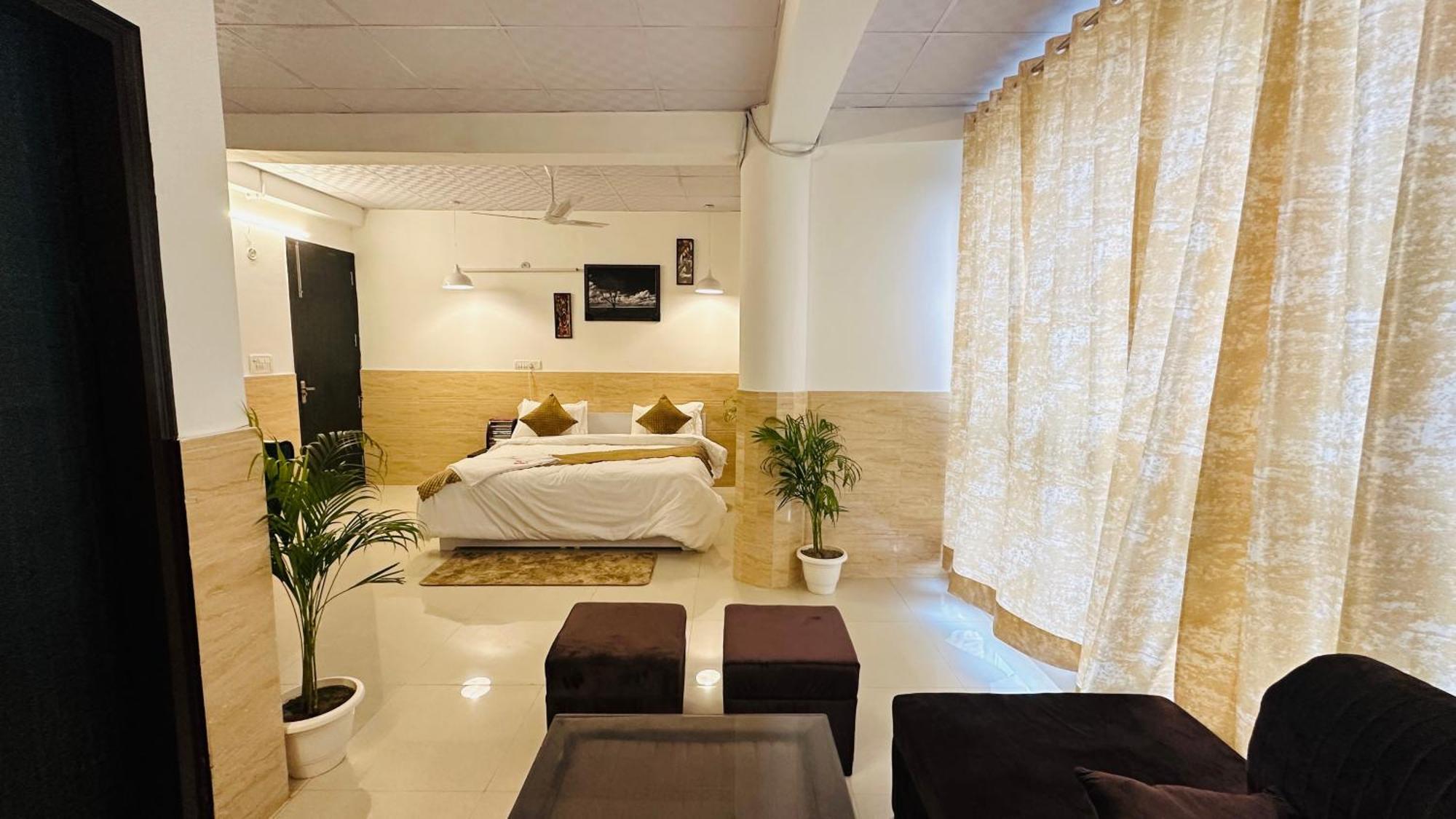 Hotel Relax In - Noida Sector 18 Kültér fotó