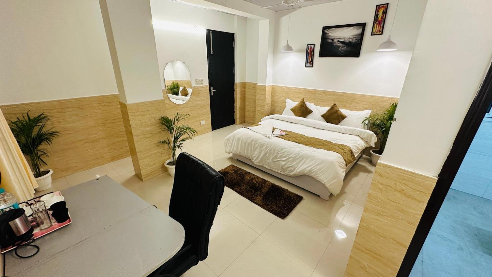 Hotel Relax In - Noida Sector 18 Kültér fotó